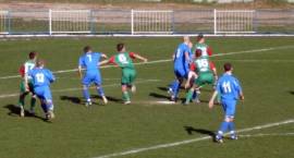 Mecz o mistrzostwo III ligi: Olimpia Zambrów vs. Orzeł Kolno (18.04.2009 r.) /Fot....