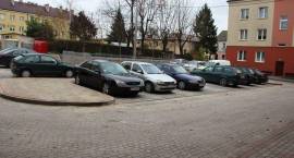 Coraz więcej miejsc parkingowych
