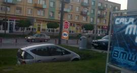 Skutki nietypowego zdarzenia na stacji paliw w centrum Zambrowa