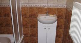 Remont sanitariatu w mieszkaniu służbowym dla nauczycieli przyjezdnych, dn....