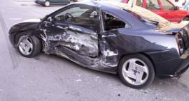 Fiat Coupe po kolizji na ul. Podedwornego w Zambrowie /Fot. SOS Assistance Marek...