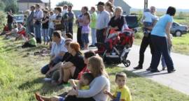 Pokazy kawaleryjskie w ramach pikniku pancernego z okazji 20-lecia Gminy Zambrów. Stare...