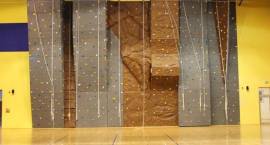 Pnij się w górę na ściance wspinaczkowej w ZS1