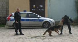 Uczniowie odwiedzili komendę policji
