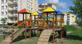 Nowe zabawki na placach zabaw SM Nadzieja
