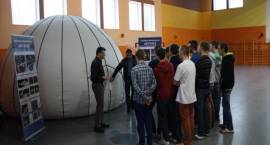 Mobilne planetarium w „Czerwoniaku”