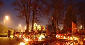 Dzień Zaduszny. Cmentarz w Zambrowie /Fot. J. Jankowski