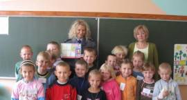 Klasa I c ze SP3 podczas spotkania ze st. sierż. Moniką Dąbrowską z Zespołu Prewencji...