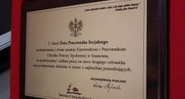 Dwa ośrodki pomocy społecznej z powiatu zambrowskiego wyróżnione przez Wojewodę...