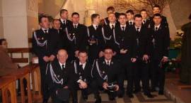 Strażacy przy adoracji w Kościele Św. Trójcy