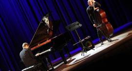 Koncert jazzowy w wykonaniu Adama Kowalewskiego oraz Piotra Wyleżoła