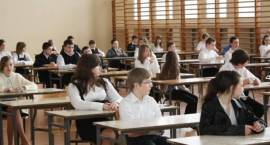 Uczniowie SP5 na kilka chwil przed sprawdzianem 2010