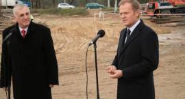 Premier Donald Tusk odwiedził plac budowy Obwodnicy Zambrowa i Wiśniewa