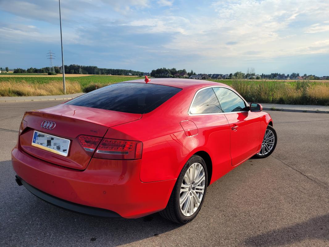 Sprzedam Audi A5 (B8) z 2012 roku

Silnik 1.8...