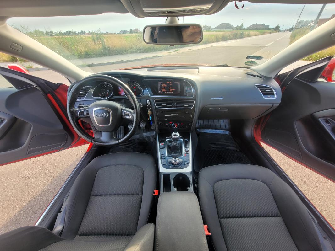 Sprzedam Audi A5 (B8) z 2012 roku

Silnik 1.8...