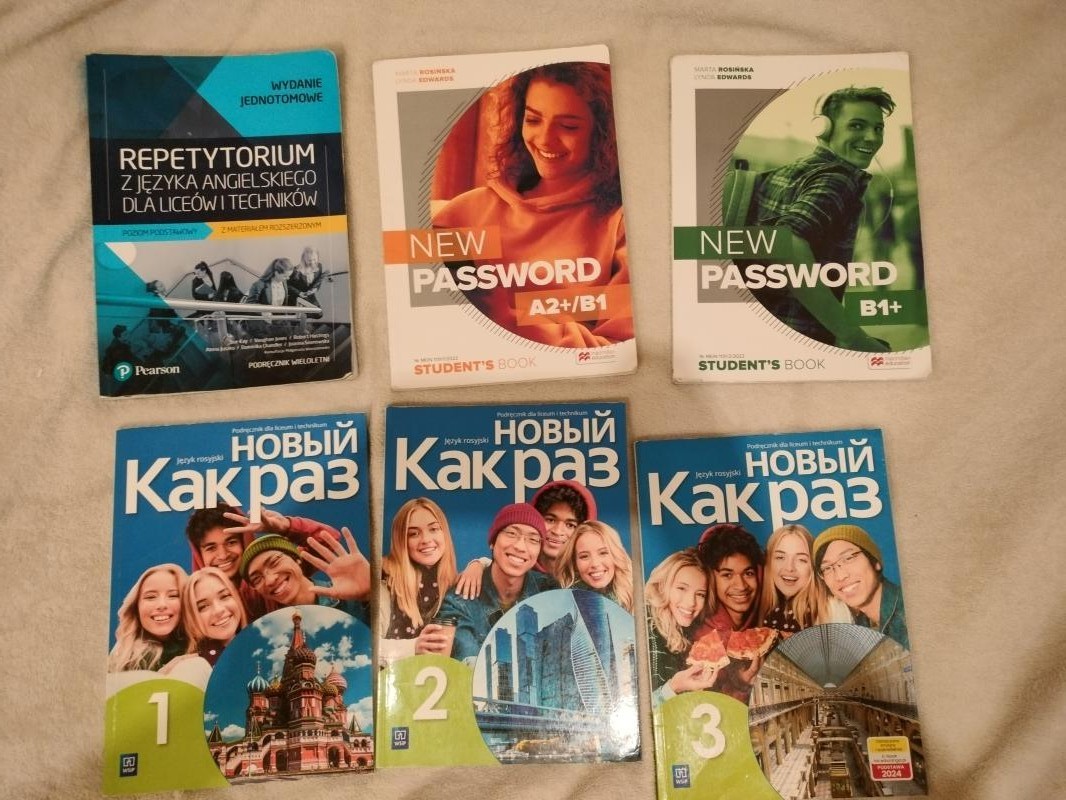Sprzedam podręczkiki, poniżej cennik...