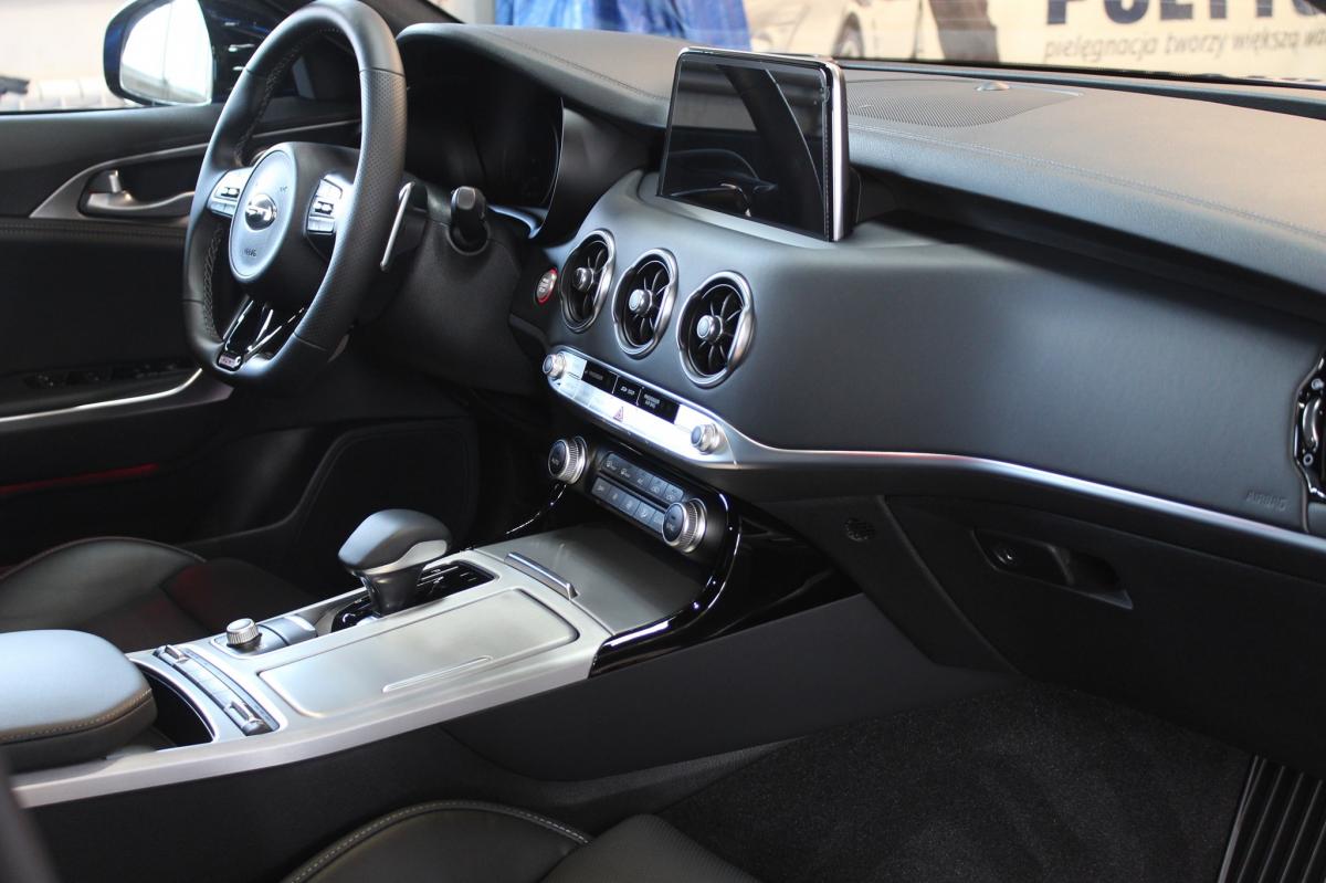Sprzedam moje prywatne auto, rok listopad 2019,...