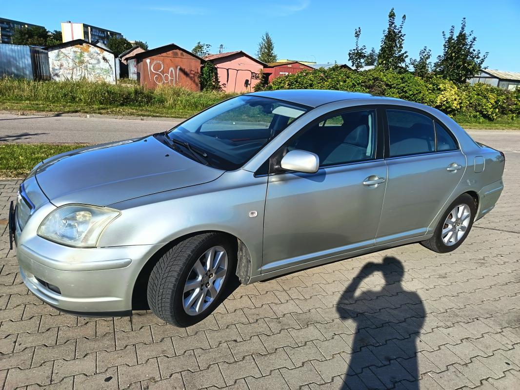 Sprzedam toyotę Avensis t25 2.0 D4D 116 km...