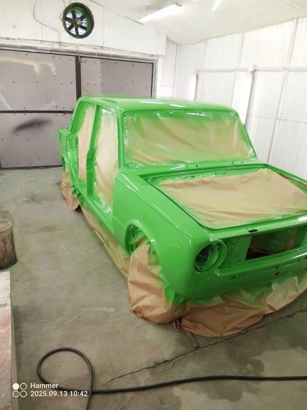 , łade vaz rok 83 auto pomalowane zostało...