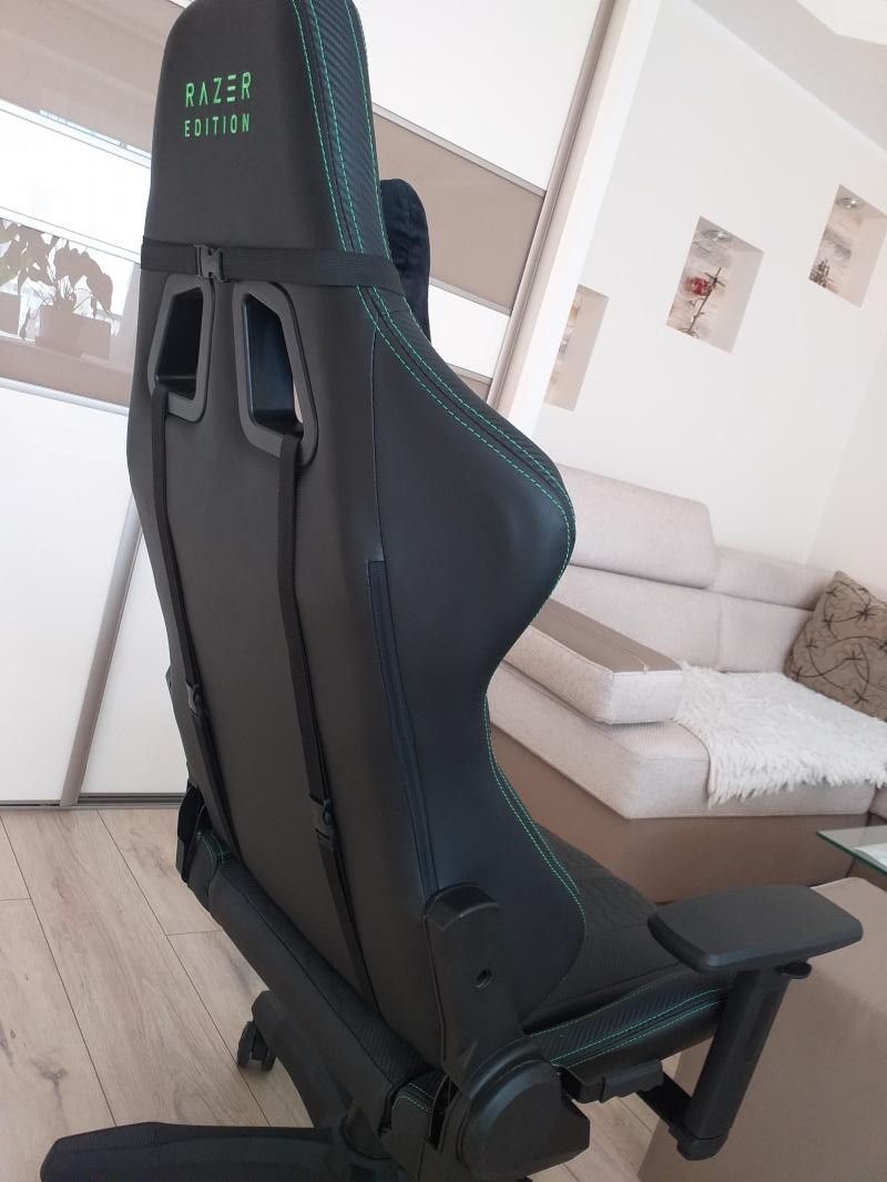 Sprzedam Fotel-Krzesło gamingowe TYPE Z RAZER...