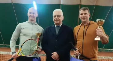 Rafał Dmochowski i Karol Iwanowski zwycięzcami Turnieju Deblowego o Puchar Starosty Powiatu Ciechanowskiego [FOTO]