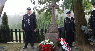 Mieszkańcy miejscowości Wróble-Arciszewo uczcili pamięć poległych w obronie Ojczyzny [FOTO]