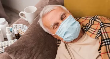 Zasiłek opiekuńczy także na chorego rodzica – sprawdź, kto i kiedy może go otrzymać