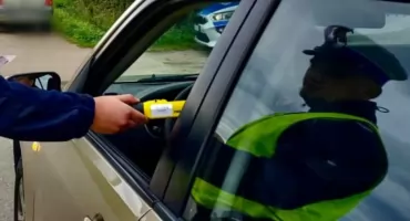 Nietrzeźwy kierowca bez uprawnień zatrzymany na ulicach Zambrowa