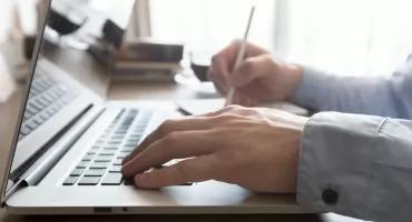 Umowa o dzieło w Polsce najczęściej zawierana z trzydziestolatkami