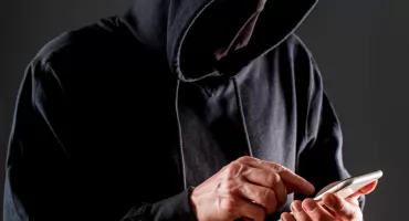 Uwaga na oszustów podszywających się pod pracowników ZUS!