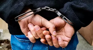 Trzej mężczyźni z narkotykami zatrzymani podczas nocnego patrolu
