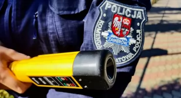 Pijany kierowca spowodował kolizję podczas parkowania. Miał przy sobie narkotyki
