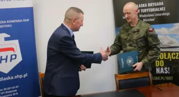 Porozumienie pomiędzy 1. PBOT a Podlaską Wojewódzką Komendą Ochotniczych Hufców Pracy w Białymstoku [FOTO]