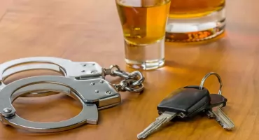 Pijana za kierownicą, bez OC i do tego dwie różne tablice rejestracyjne...