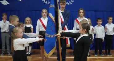 Ślubowanie pierwszoklasistów w Szkole Podstawowej nr 3 w Zambrowie [FOTO]