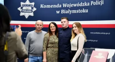 Nowi policjanci zasilą szeregi podlaskich komend [FOTO]