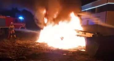 Na jednej z posesji zapaliła się ładowarka [FOTO]