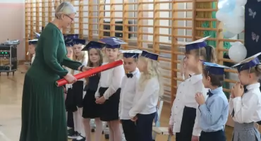 Ślubowanie pierwszoklasistów w Szkole Podstawowej w Szumowie [FOTO]