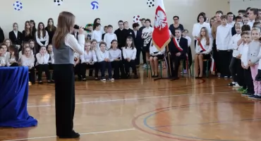 Szkoła Podstawowa nr 3 w Zambrowie uczciła Narodowe Święto Niepodległości [FOTO]