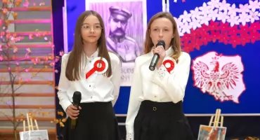 Koncert Pieśni Patriotycznej w Zespole Szkół w Szumowie [FOTO+VIDEO]