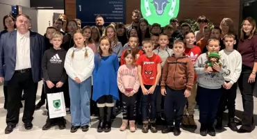 Uczniowie SP w Starym Skarżynie odwiedzili nową siedzibę Gminy Zambrów [FOTO]