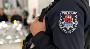 Policyjny instruktor prowadził warsztaty samoobrony dla kobiet