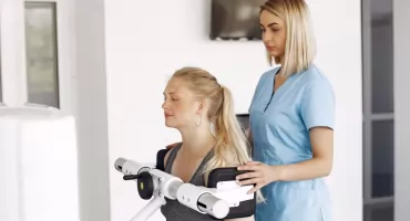 Po wyczerpaniu zwolnienia lekarskiego choroba nie ustępuje? Złóż wniosek o świadczenie rehabilitacyjne