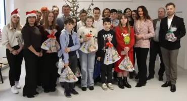 Choinka rozświetliła Szpital Powiatowy w Zambrowie [FOTO]