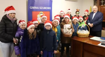 Wolontariusze ze Szkoły Podstawowej w Srebrnej sprzedawali pierniczki w ramach akcji O!Piernicz Raka [FOTO]