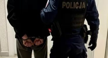 Dwóch poszukiwanych zostało zatrzymanych przez zambrowskich policjantów