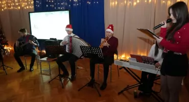 Świąteczne kolędowanie w Zespole Szkół Agroprzedsiębiorczości w Zambrowie [FOTO+VIDEO]