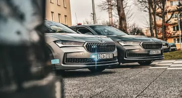 Nowe nieoznakowane radiowozy w podlaskiej policji [FOTO]