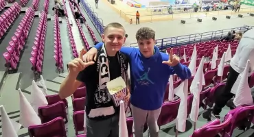 Uczniowie zambrowskich szkół na meczu Ligi Mistrzów [FOTO]