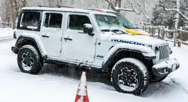 Zima na lotnisku – dlaczego warto zostawić auto na sprawdzonym parkingu?